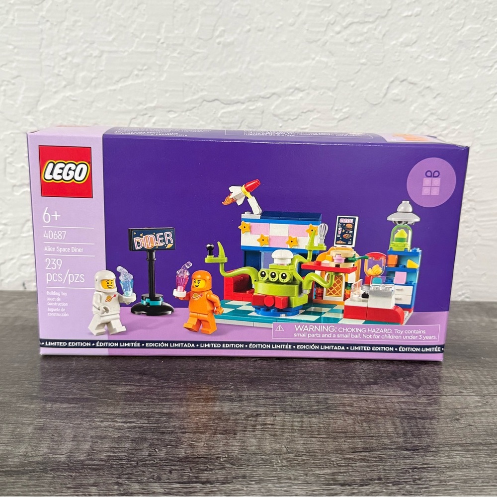 LEGO Alien Space Ride Building Set EXCLUSIVE